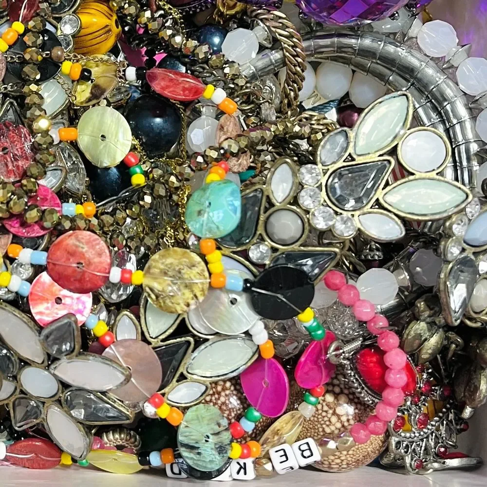 VTG - Now Repurpose Junk Jewelry Rhinestone Beads DIY Craft Supplies Box 1#10.8